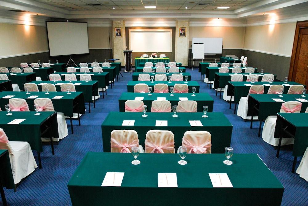 Metro Park View Hotel Kota Lama Semarang Extérieur photo