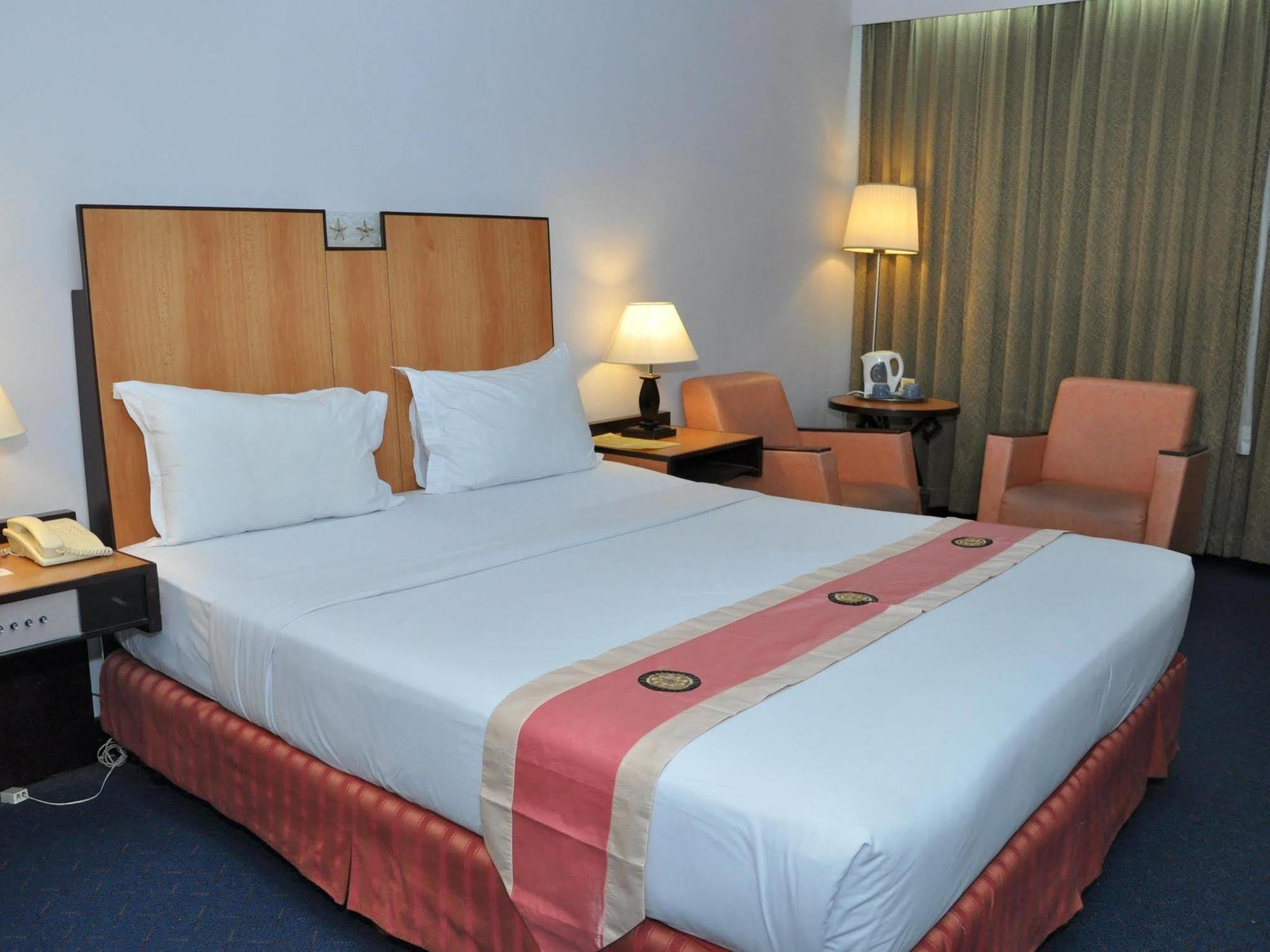 Metro Park View Hotel Kota Lama Semarang Extérieur photo