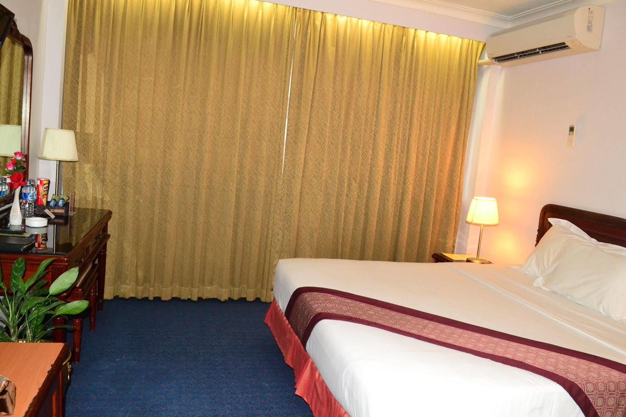 Metro Park View Hotel Kota Lama Semarang Extérieur photo
