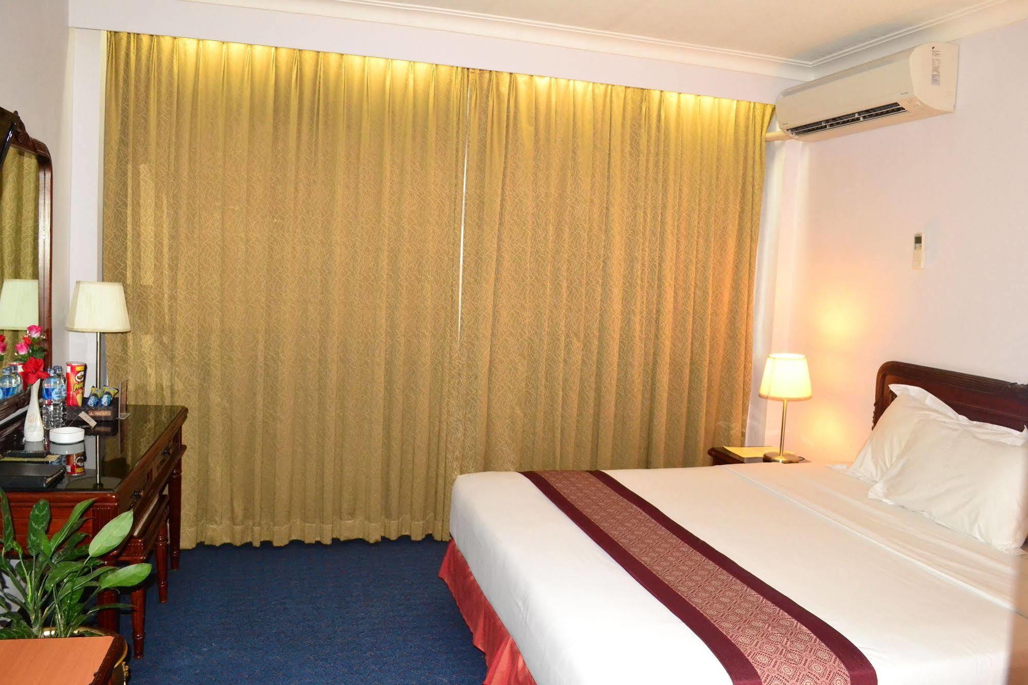 Metro Park View Hotel Kota Lama Semarang Extérieur photo