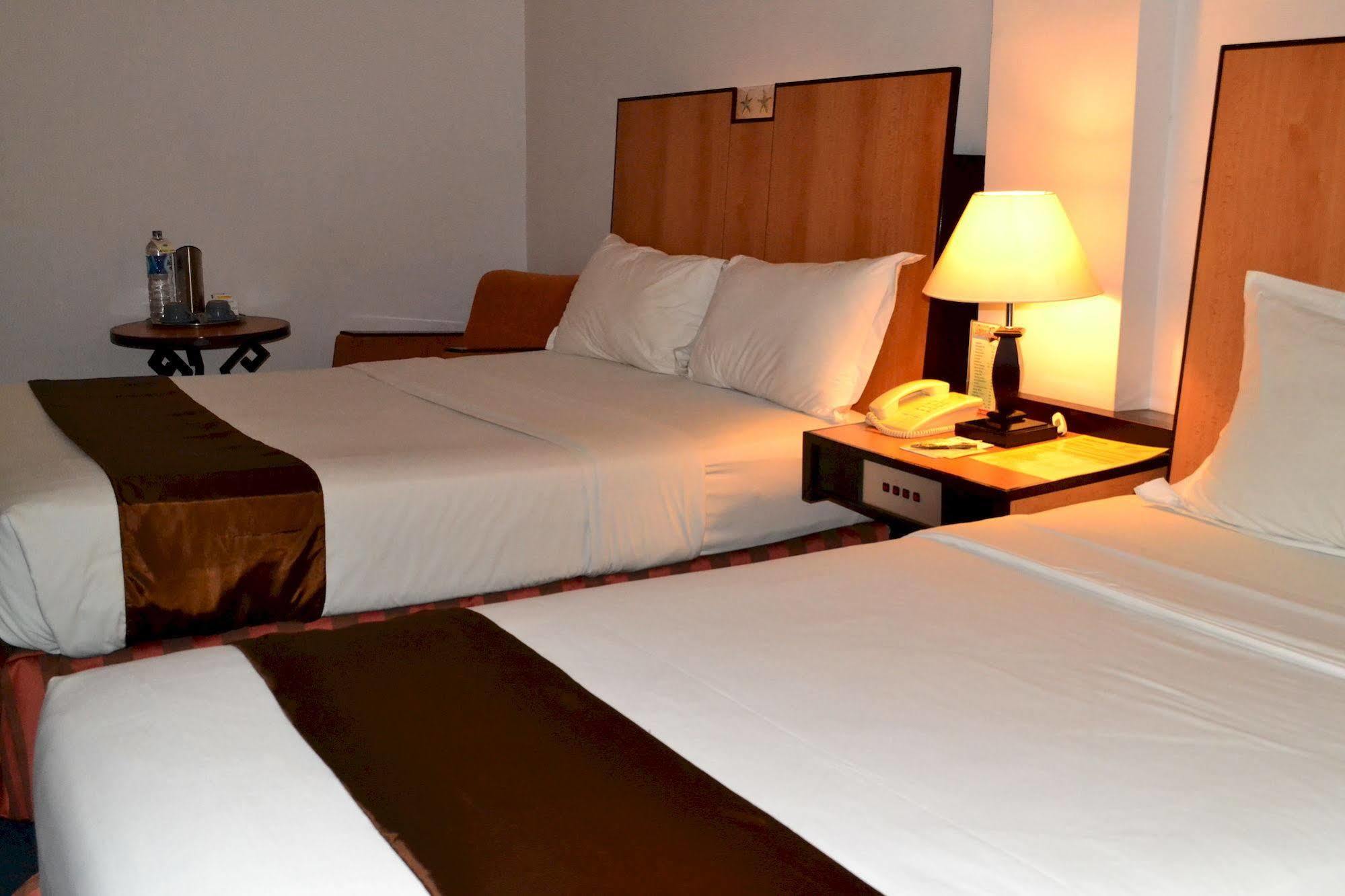 Metro Park View Hotel Kota Lama Semarang Extérieur photo