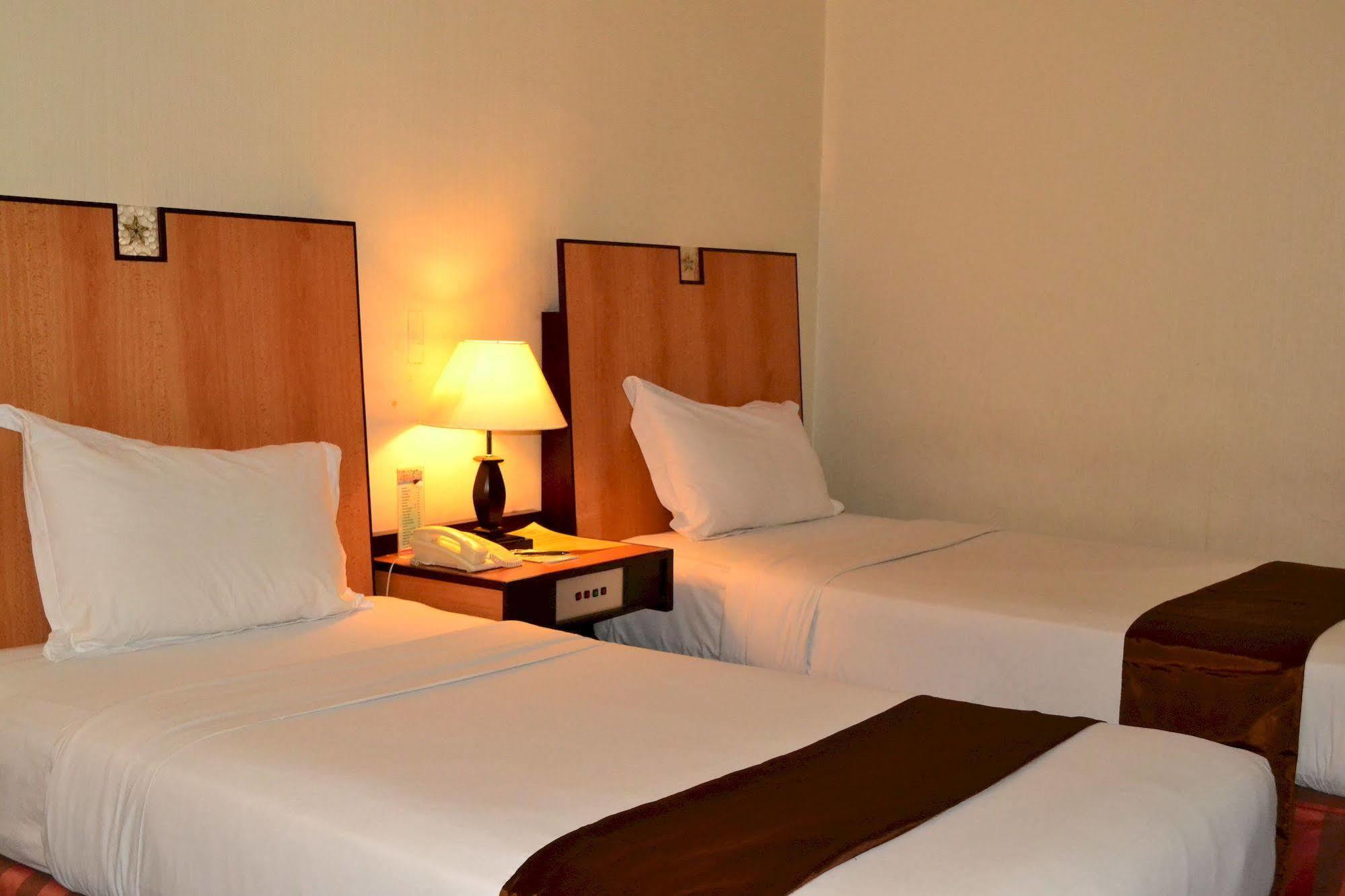Metro Park View Hotel Kota Lama Semarang Extérieur photo