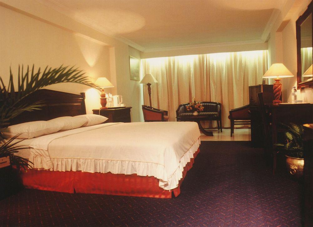 Metro Park View Hotel Kota Lama Semarang Extérieur photo